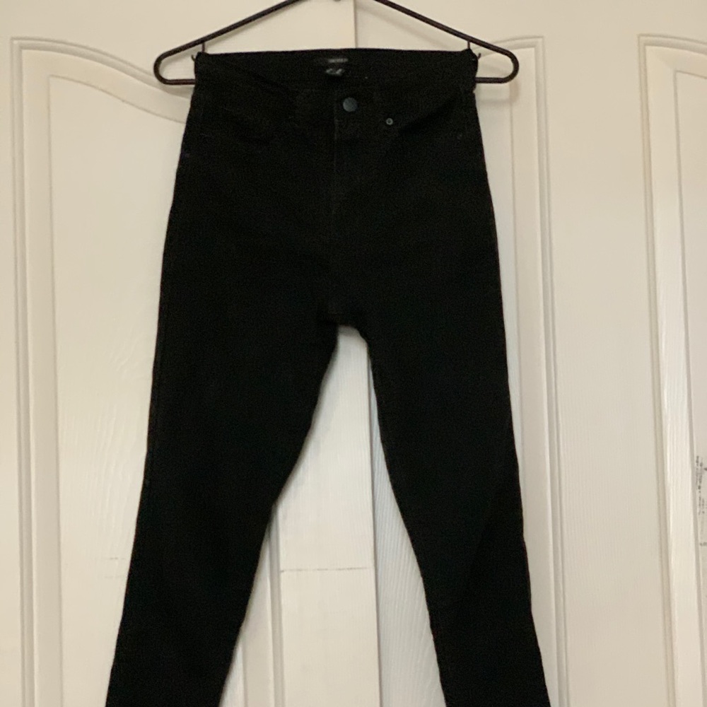 Black high wasted jeans